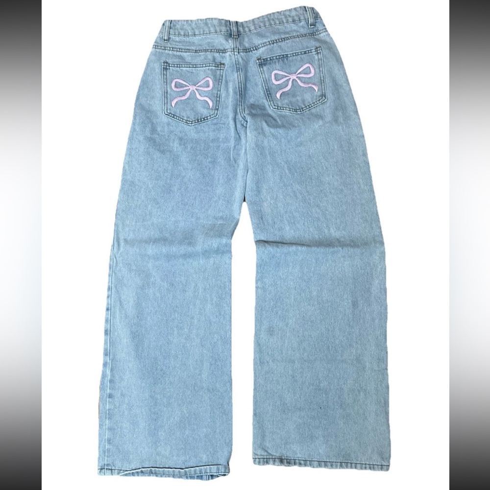 EDIKTED Wide Leg Jeans Light Wash Denim Embroidered Pink Bow Pockets SIZE SMALL
